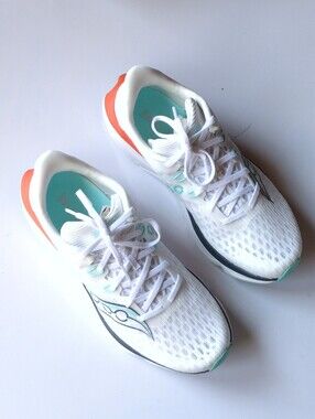 Saucony Kinvara 16 Womens Sz 9 Running Shoe  White Multi Color New In Box